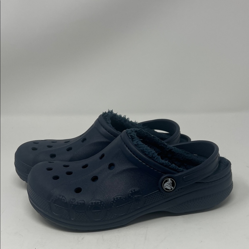 CROCS Kids size 3' Dark Blue Fuzzy Lined shoes EUC